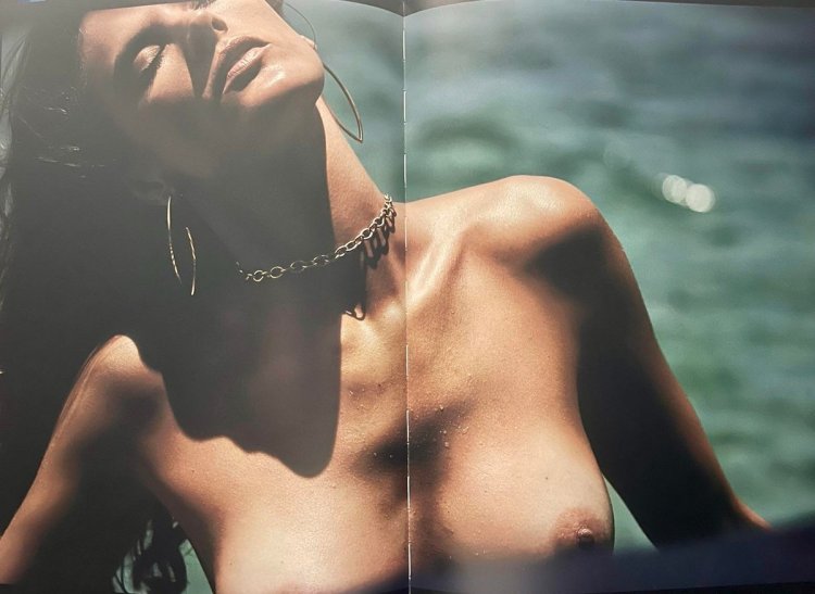 Alessandra Ambrosio Tits