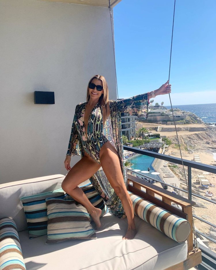 ANET MLCAKOVA Instagram