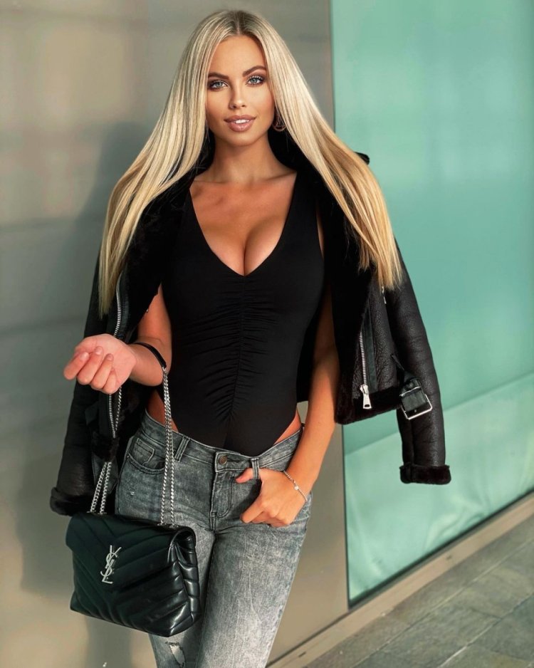 ANET MLCAKOVA LINGERIE