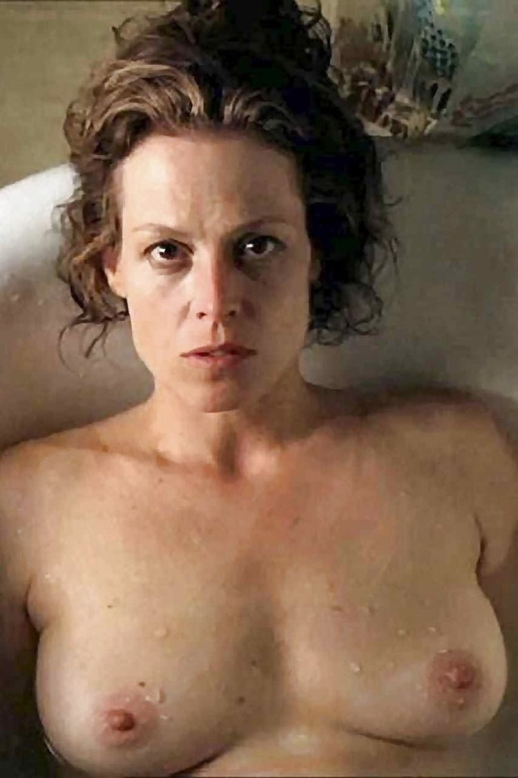 Sigurni Weaver actress Nude