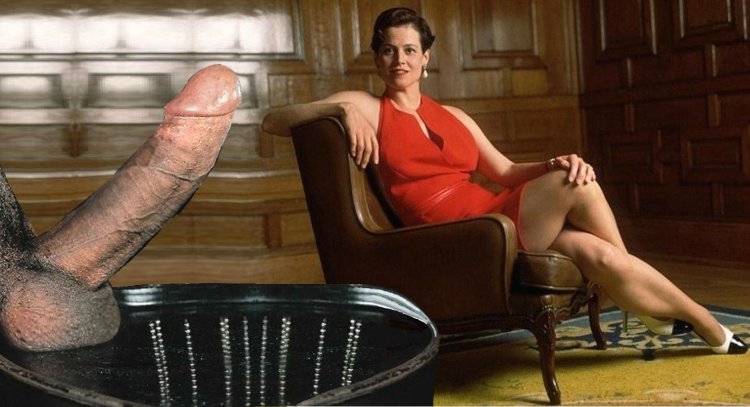 Sigurni Weaver Avatar Naked