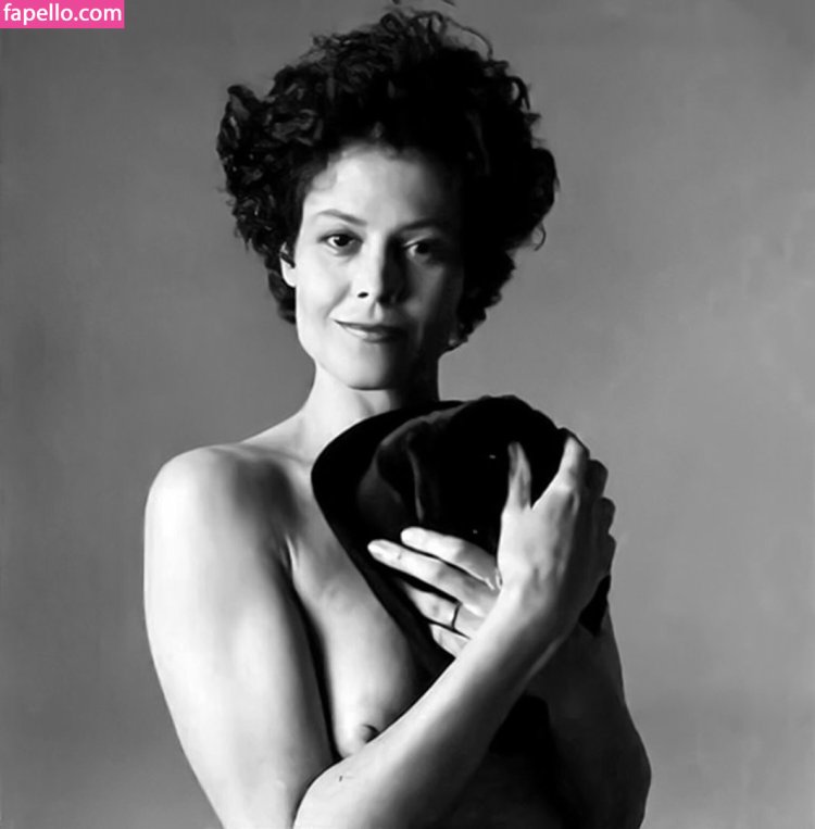 Sigurni Weaver chest