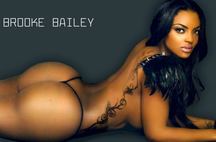 Beautiful mulatto in thongs