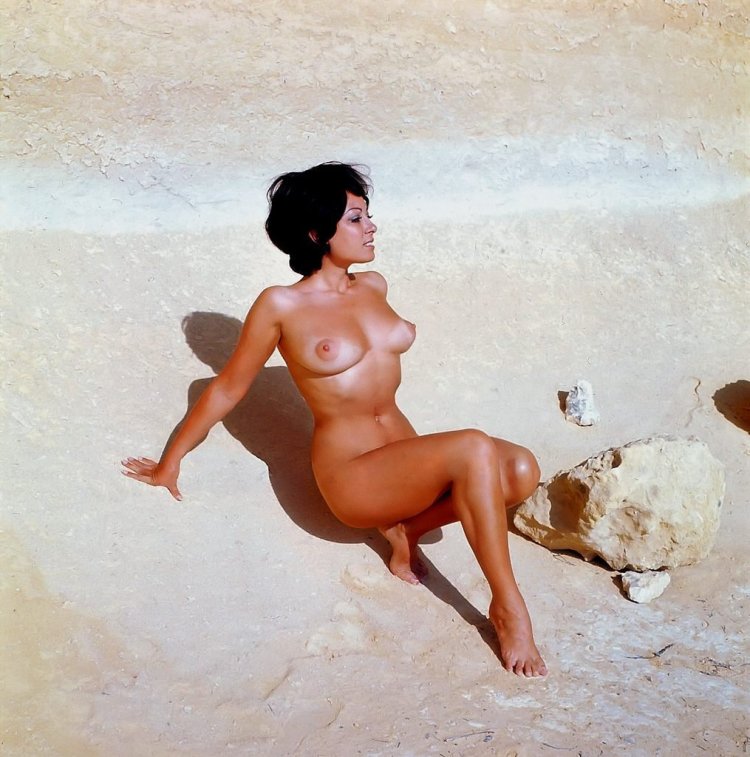 Naked women at sea retro