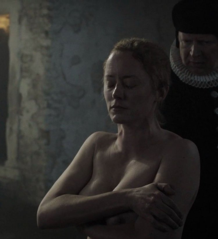 Zilke Bodenbender is naked