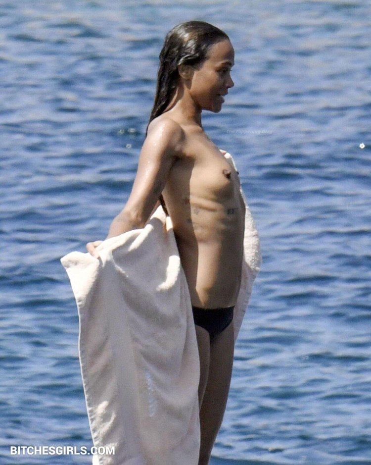 Zoe Saldana Topless