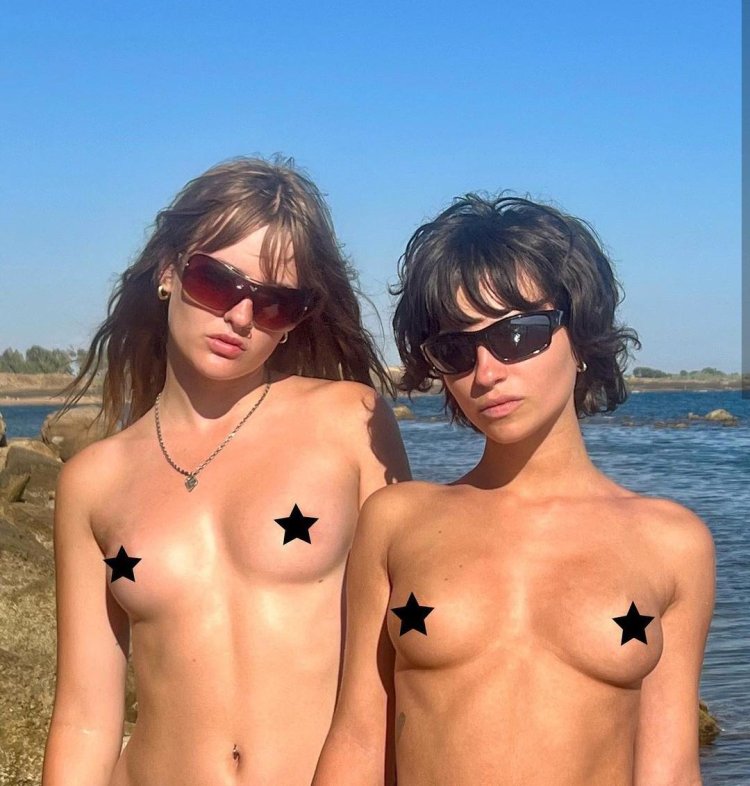 Victoria de Angelis Naked