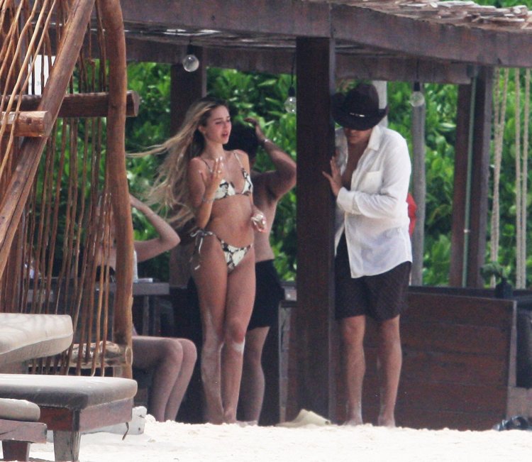 Delaila Hamlin frankly