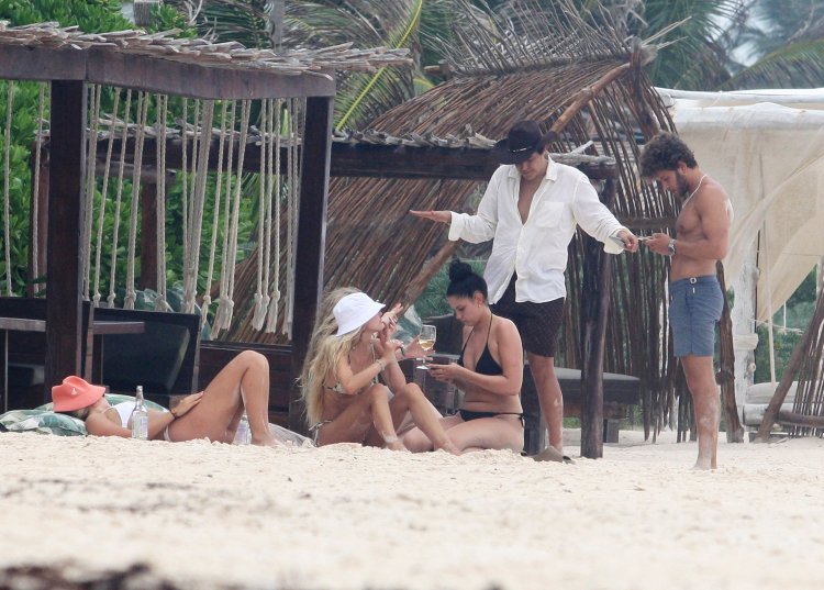 Dalila Hamlin in the top