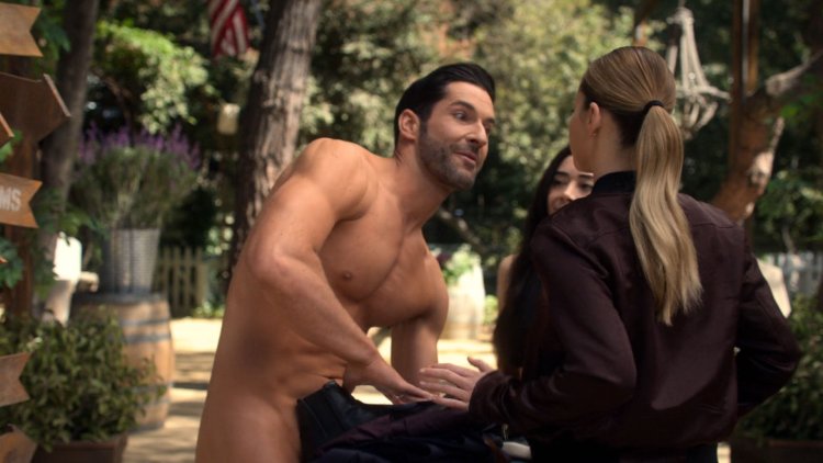 Tom Ellis is naked