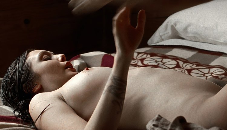 Elizabeth Olsen Oldbo Tits