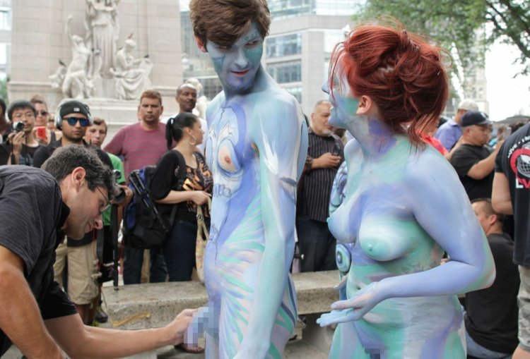 Drawing on a naked female body