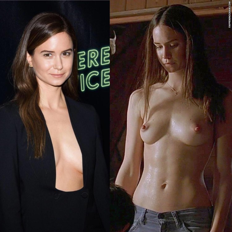 Katherine Waterston Tits