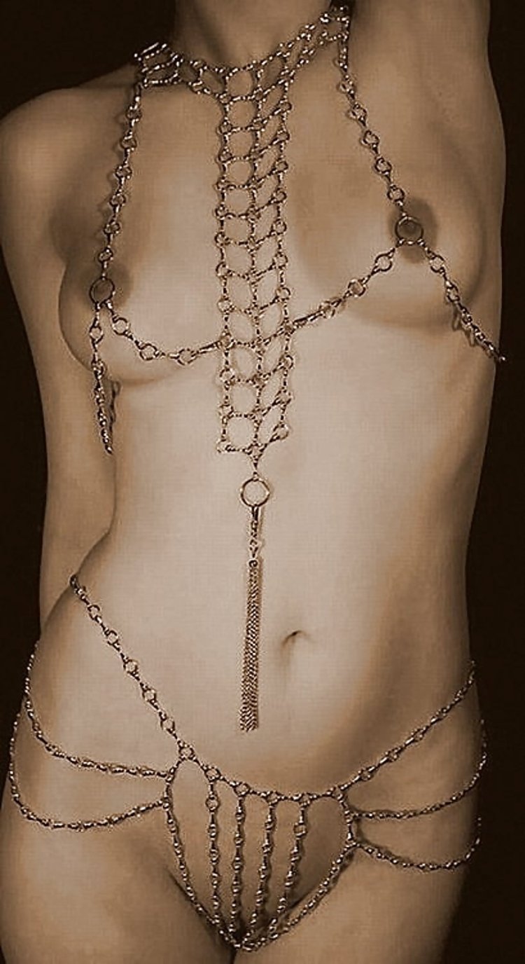 Erotic linen from chains