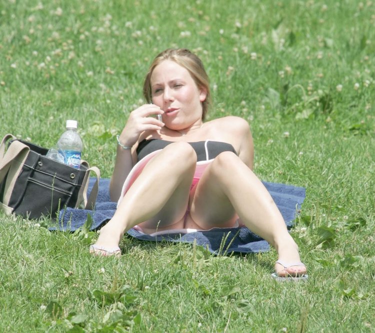 Photo albums "Voyeurism - Upskirt - under skirts