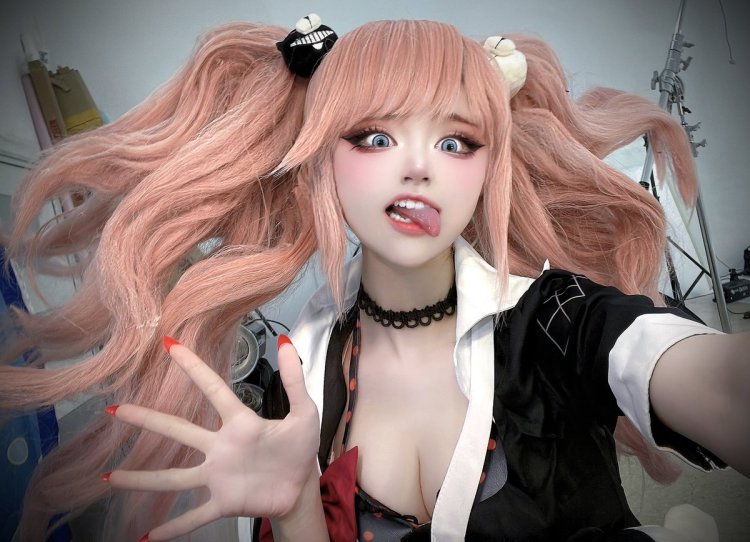Junko Enoshima Cosplay Tits