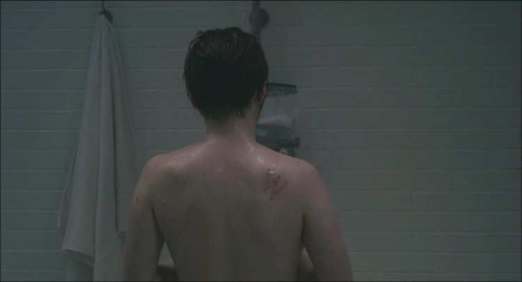 Macy Williams bed stage