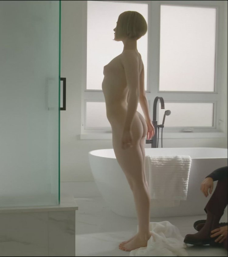 Elena Kampouris Wifelike