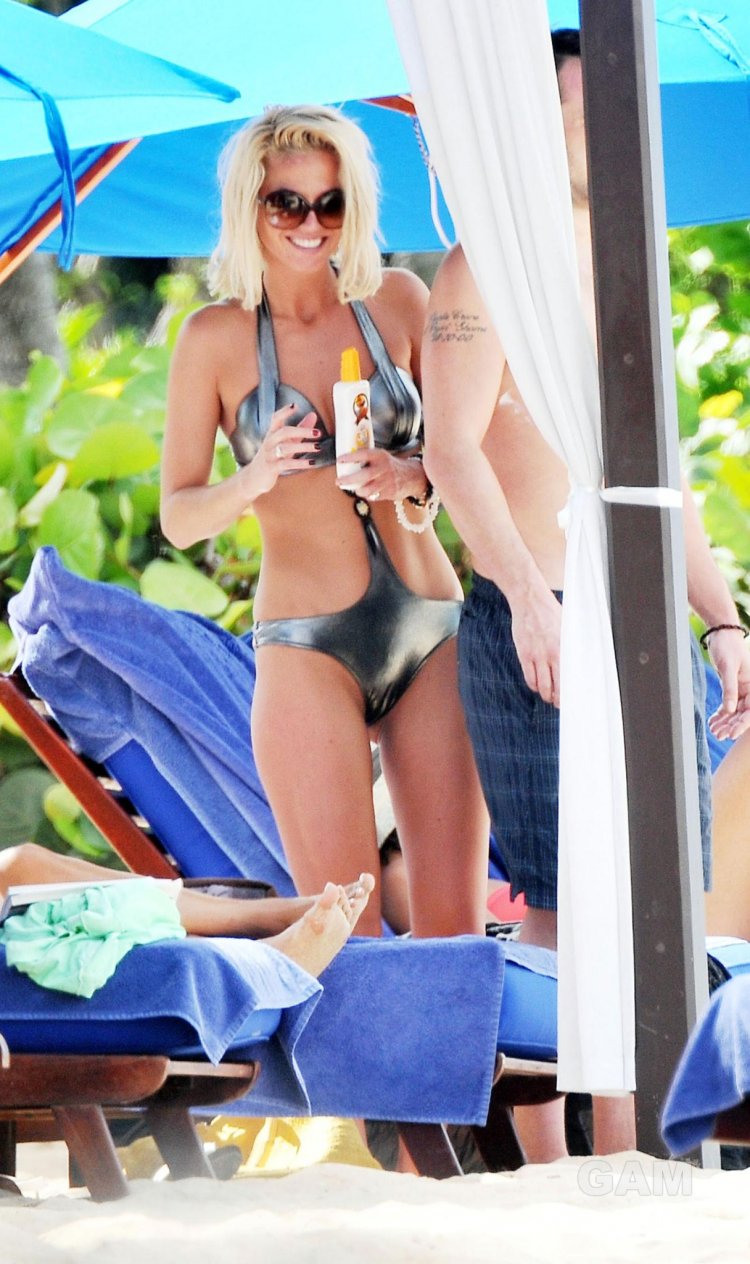 Sarah Harding in Bikini