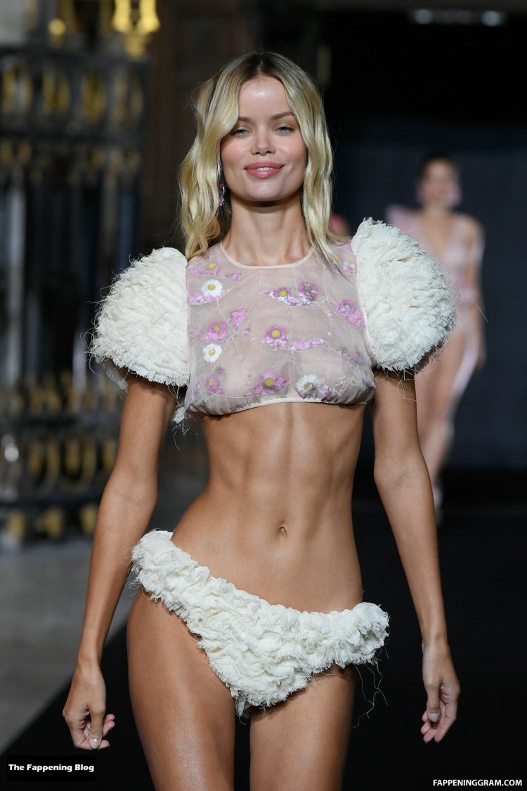 Frida Aasen on the catwalk