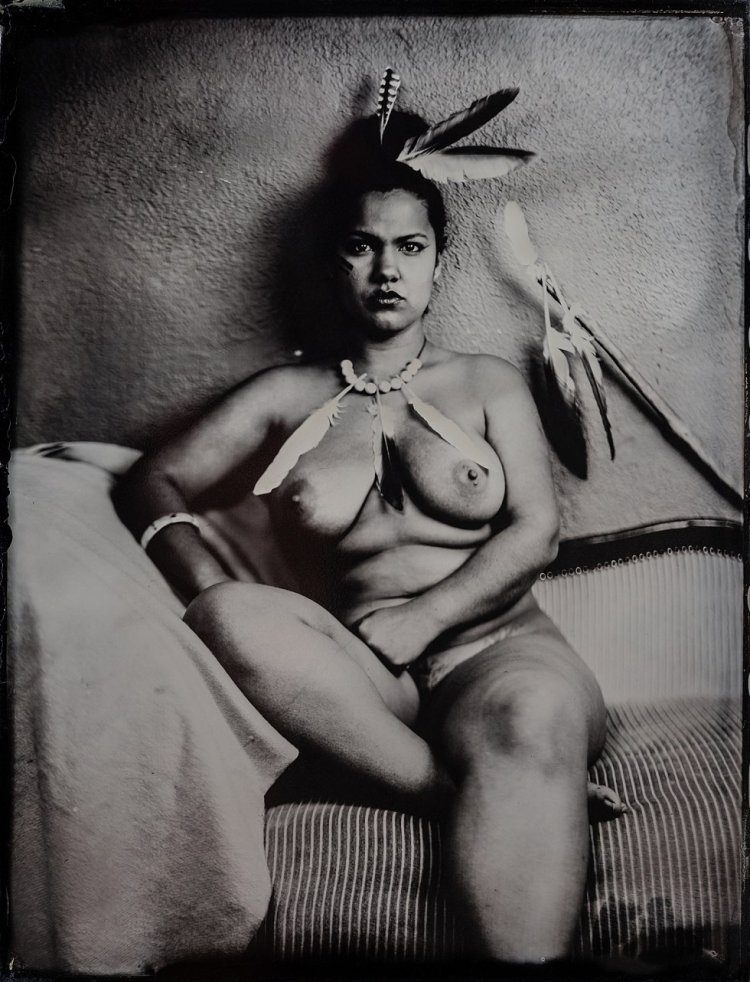 Mata Hari is completely naked