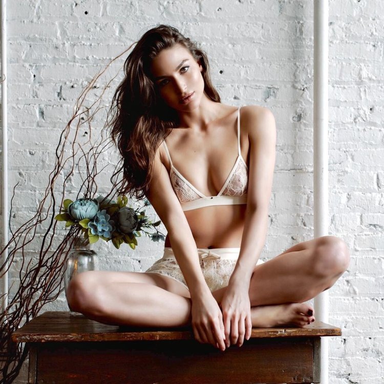 Christina Brodskaya legs