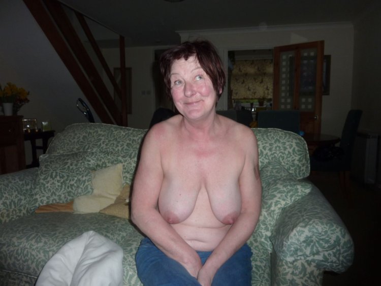 Saggy Tits Granny amateur