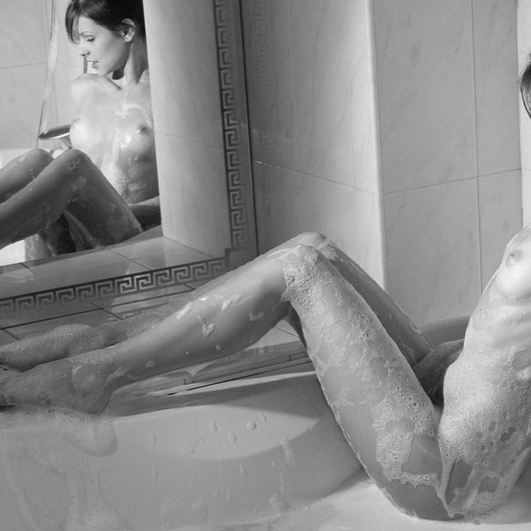 Girls in the bathroom homemade nude