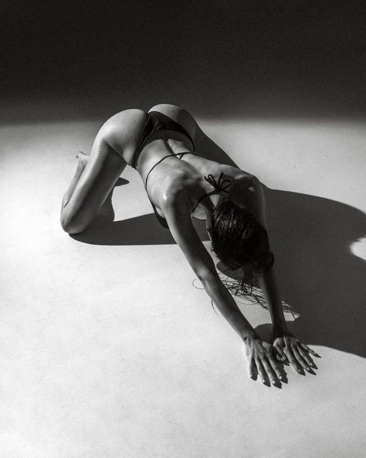 Erotic photos Evelyn Clair