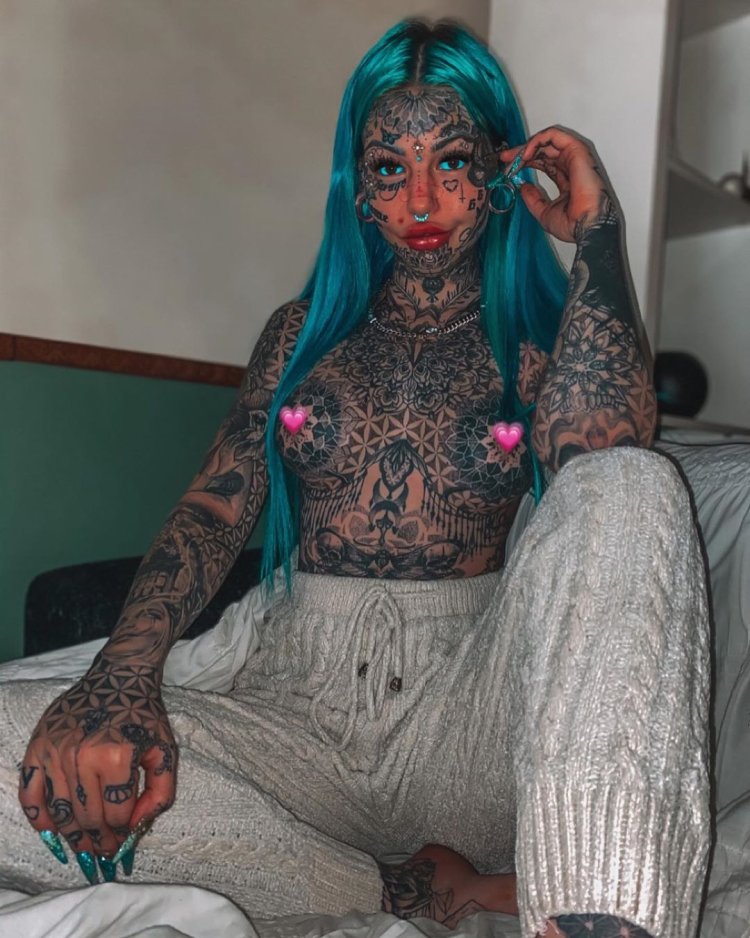 Tattooed Amber Luke 18