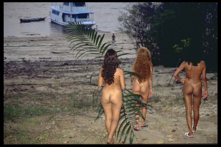 Aussie Detained in Bali after Striping Naked