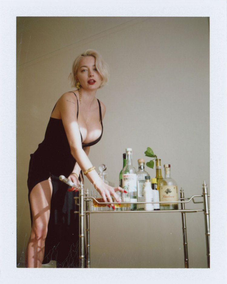 Caroline Vriland breasts