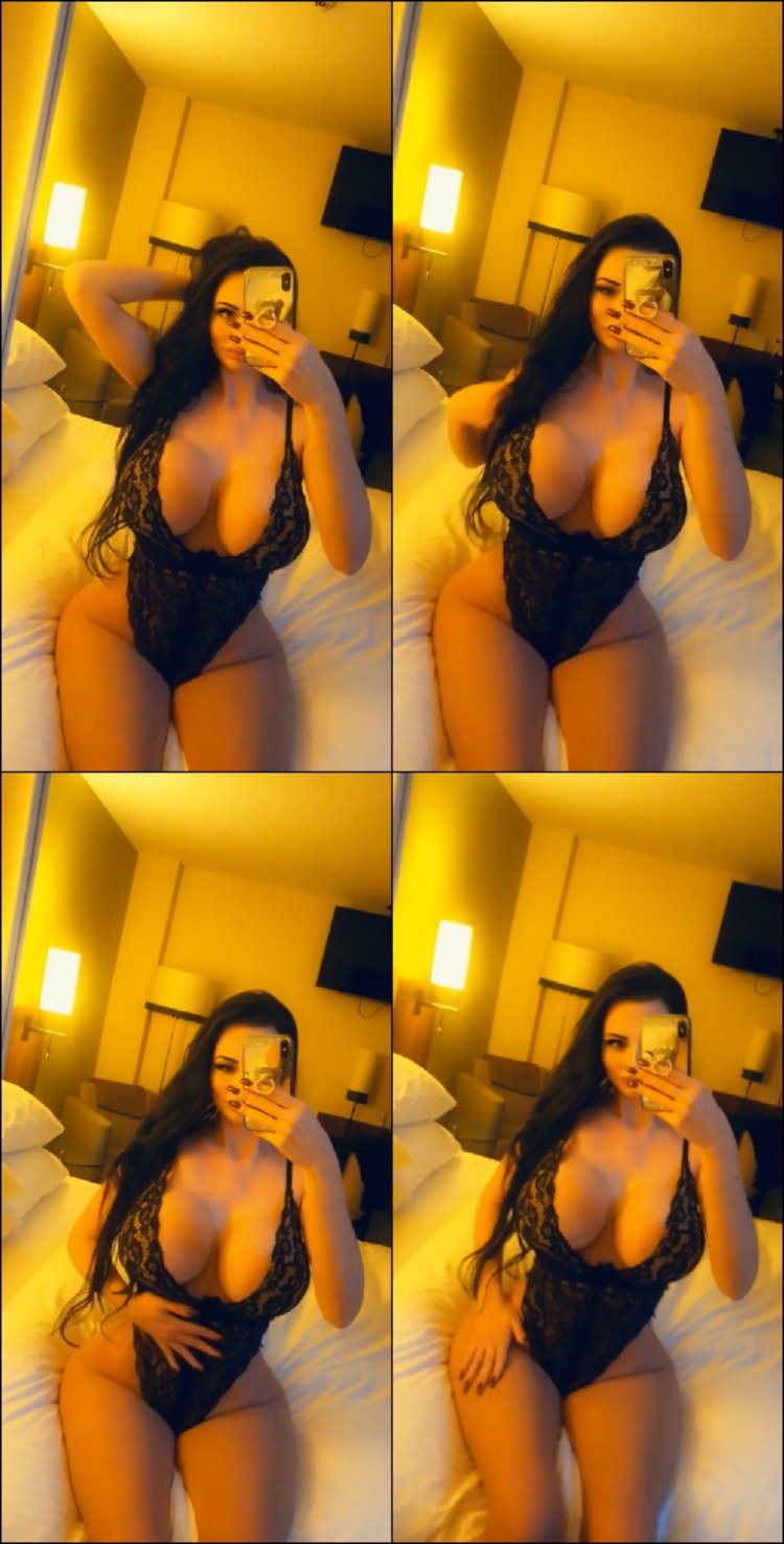 YVONNE BAR Plum Onlyfans