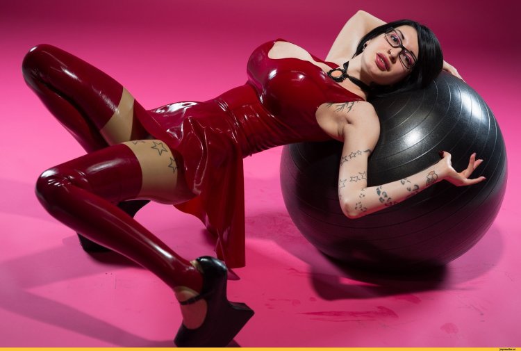 Ariane Saint-AMOR Model