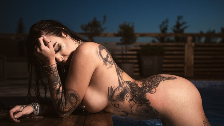 Naked chicks with tattoos