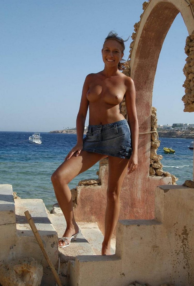 Wife undressed in Egypt