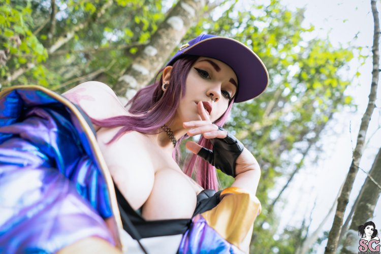 League of Legends Cosplay Akali Nude