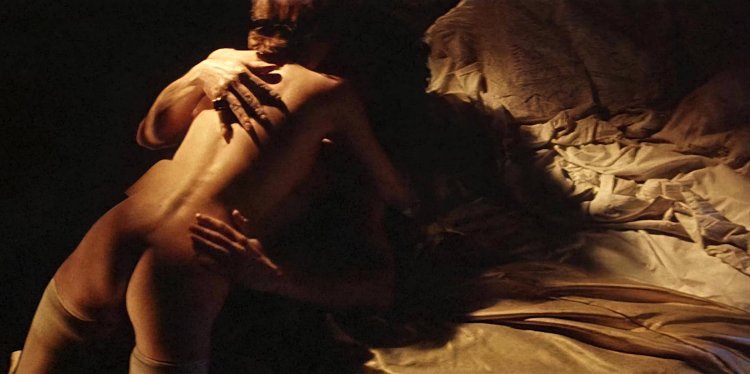 Milena Farmer Naked in the video