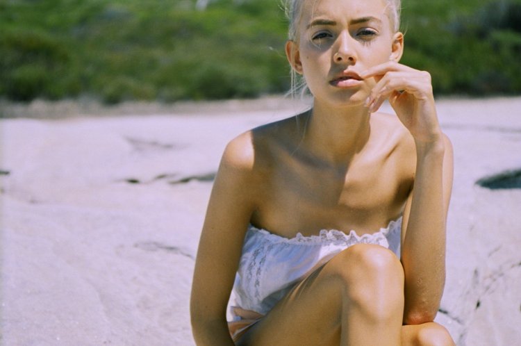 Bella oelmann in bed