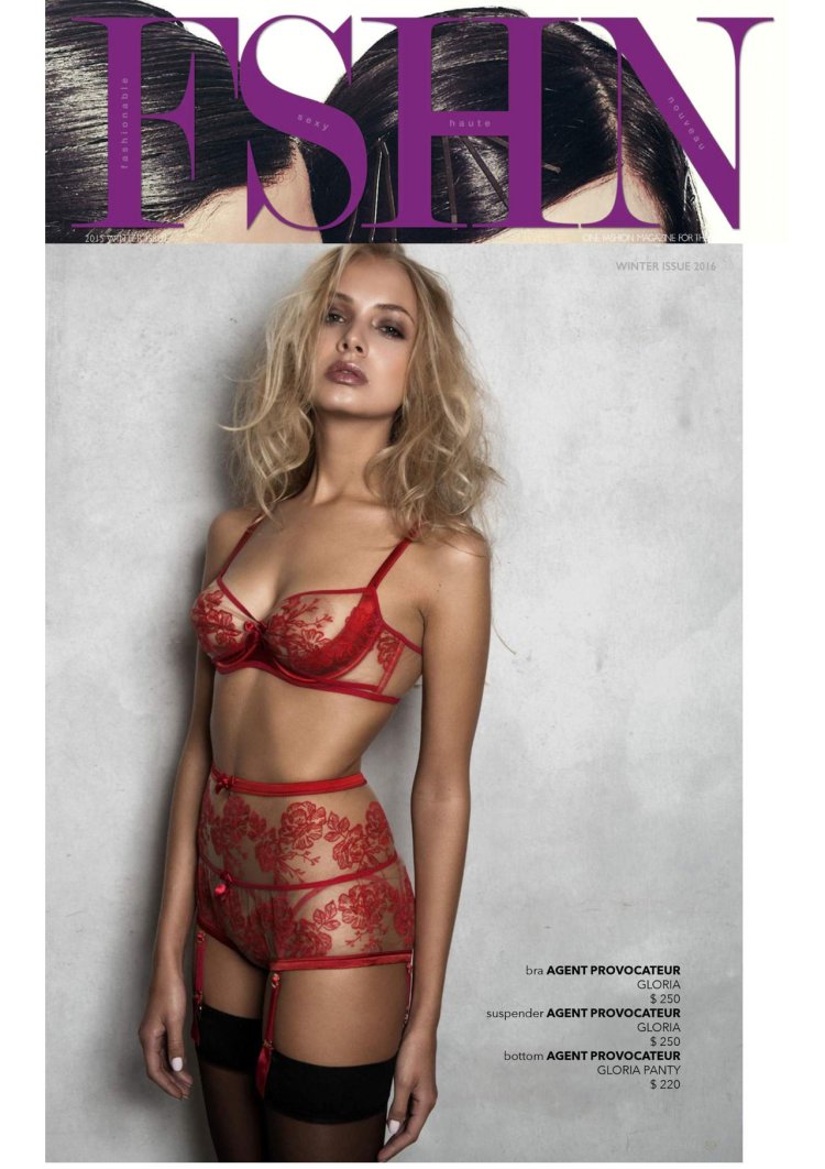 Bella Oelmann in linen