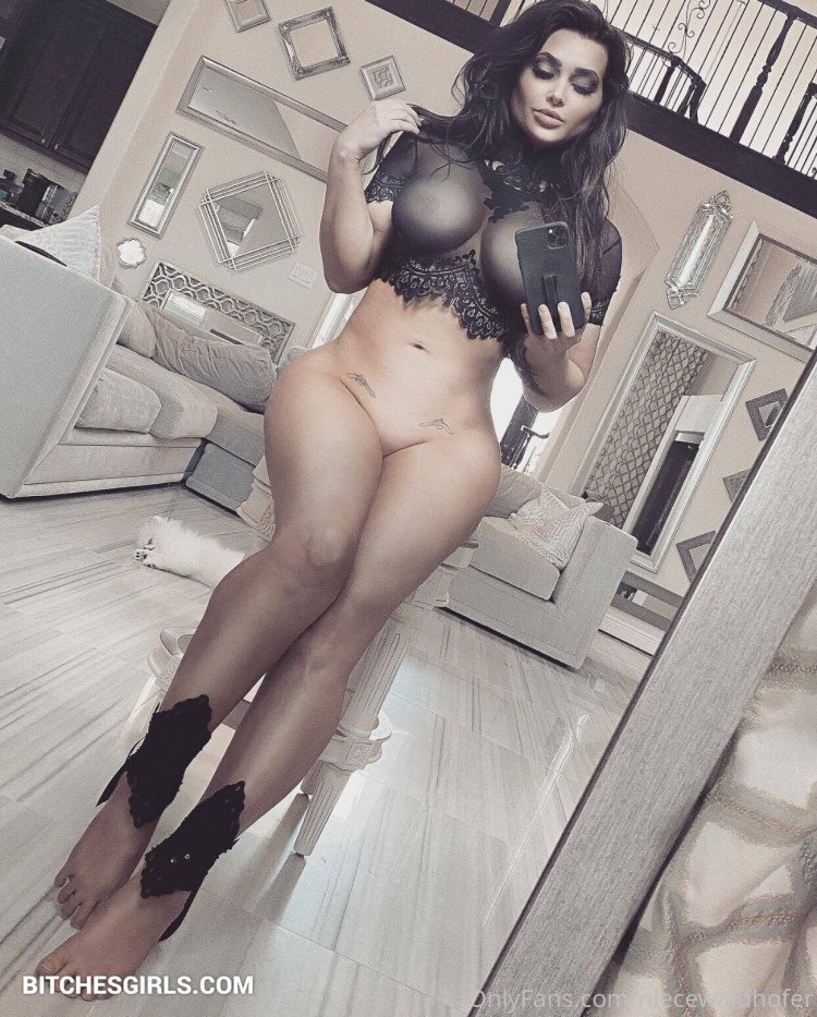 Waidhofer without clothes