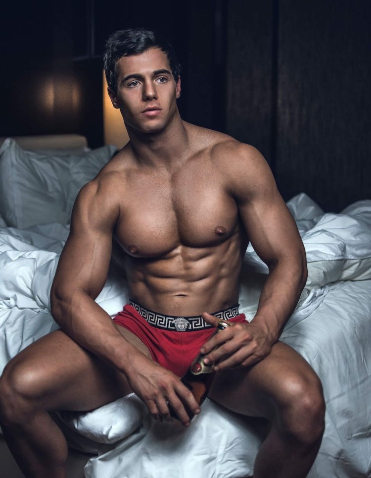 Hunk Colin Wayne dick