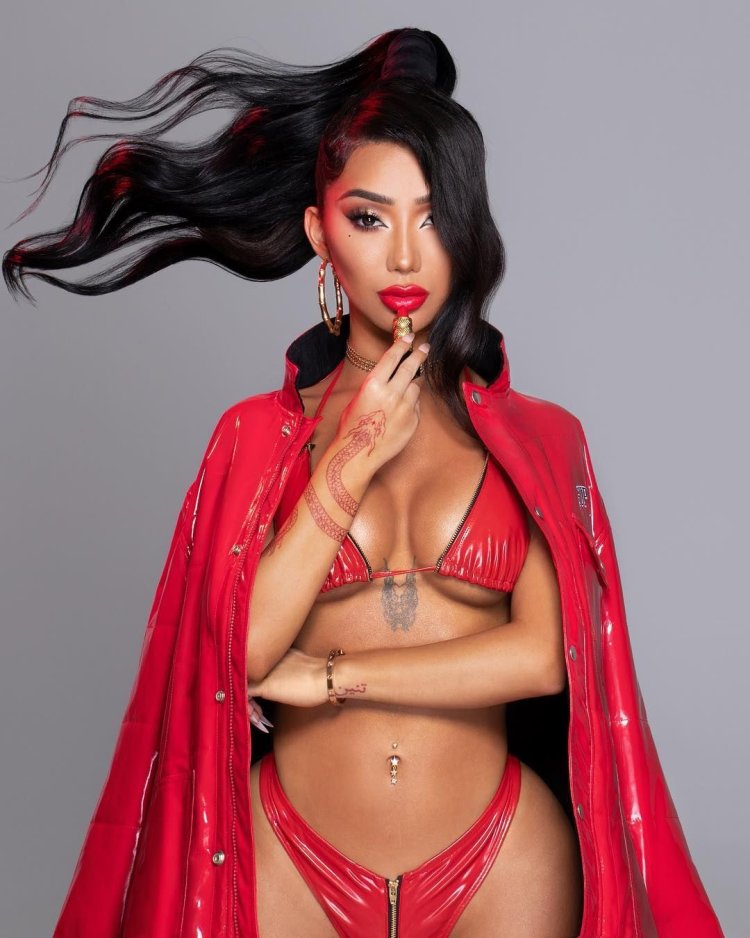 Transgender Nikita Dragoon