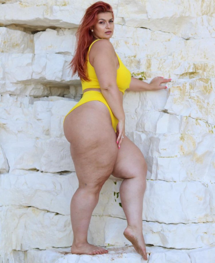 Model plus ioana chira naked