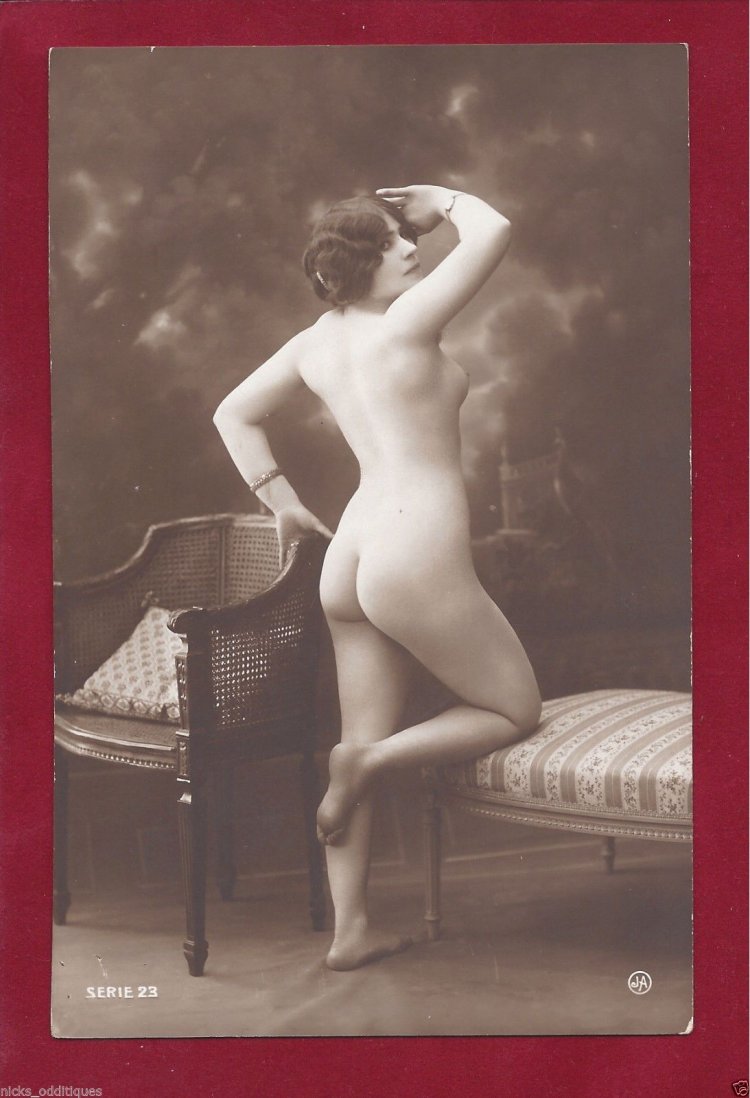 Steatophy Naked Retro