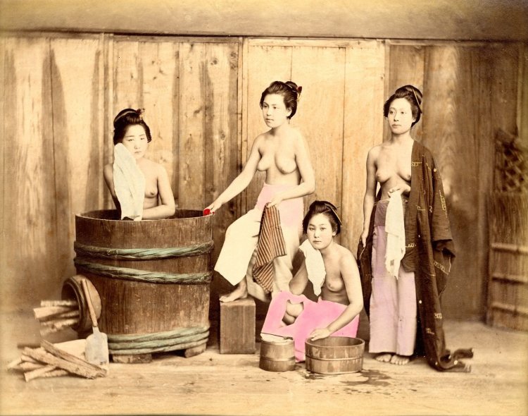 Japanese geisha in the bath