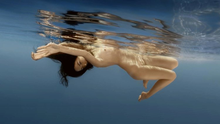 Underwater Girl +18