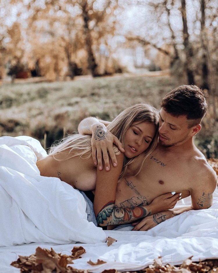 Rita Dakota Naked breasts