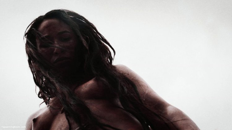 Sara tomko hot photos