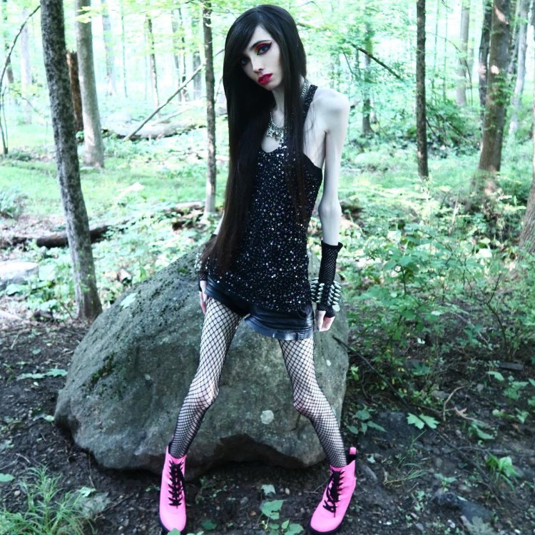 Eugenia Cooney to weight loss